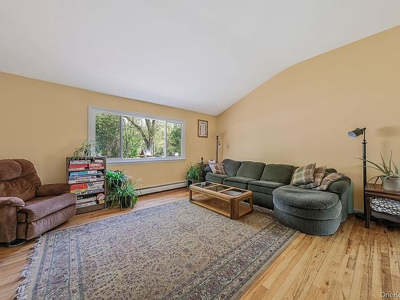 5th image of 10 Magellan Avenue