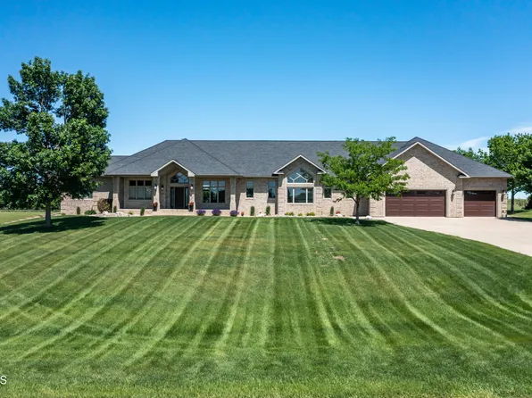 3900 Ridge Way, Bismarck, ND 58503