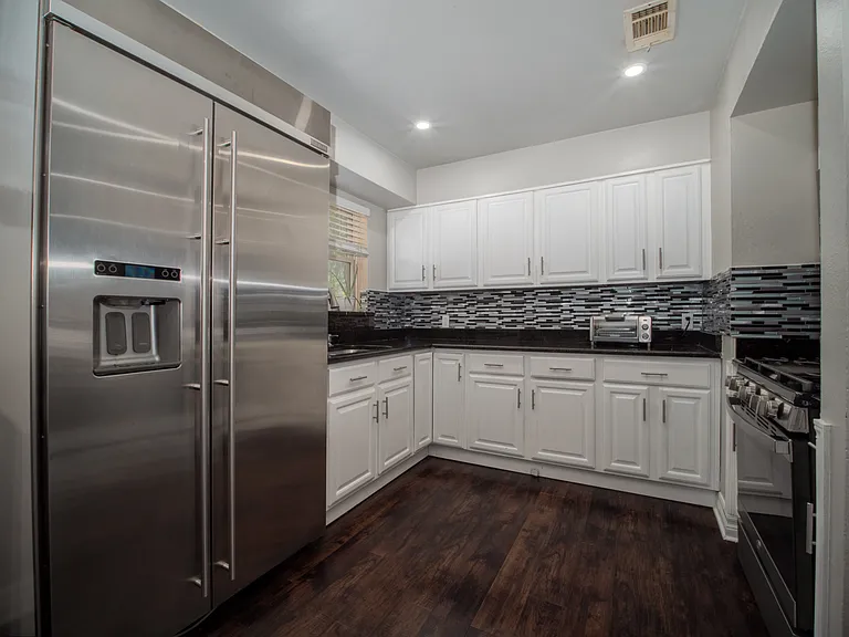 2319 Klondike Dr — Photo 6