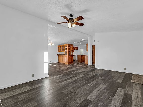 4th image of 1841 N Cataract Rd