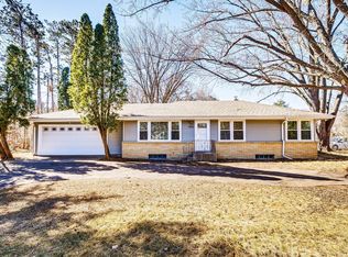 300 Lilac Ln, Shoreview, MN 55126