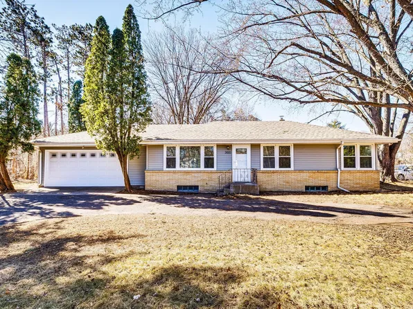 300 Lilac Ln, Shoreview, MN 55126