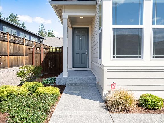 3rd image of 14815 182nd Avenue E
