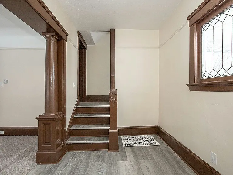 10937 Tacoma Ave — Photo 3