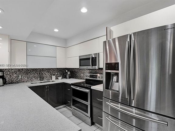 3rd image of 6821 Brookline Dr #6821