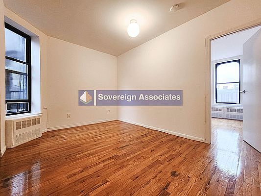 3rd image of 141 W 116th St #51