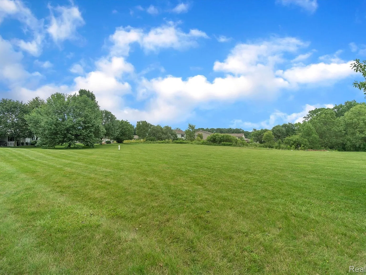 2 bed, 2.5 bath, 1860 sqft, $2,150 — Photo 3