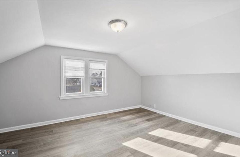 1st image of 124 Stiles Ave