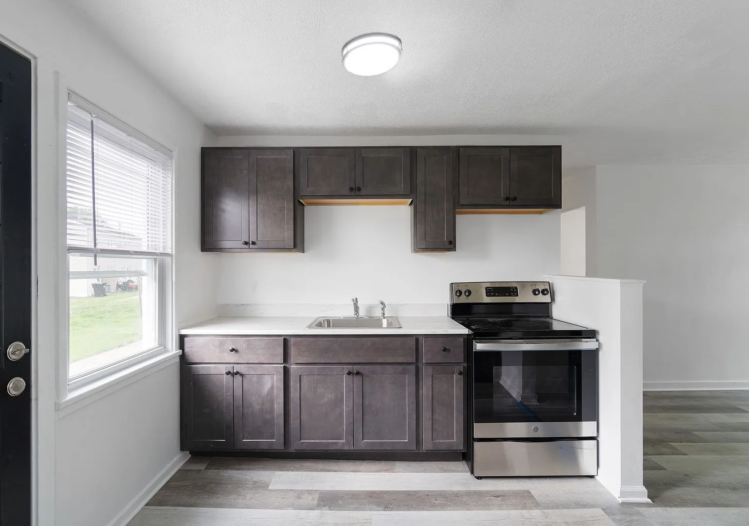 4 bed, 1176 sqft, $1,450 — Photo 3