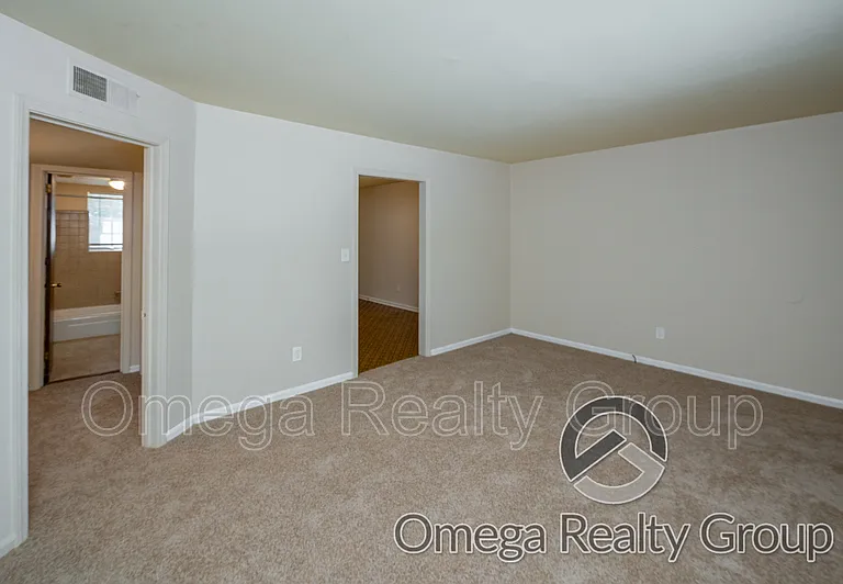 2020 High School Rd #C — Photo 7