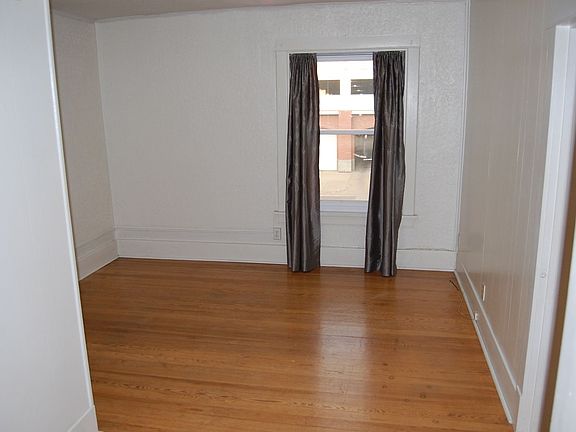 5th image of 327 S 11th St #1