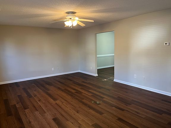 3rd image of 8514 Appledale Dr