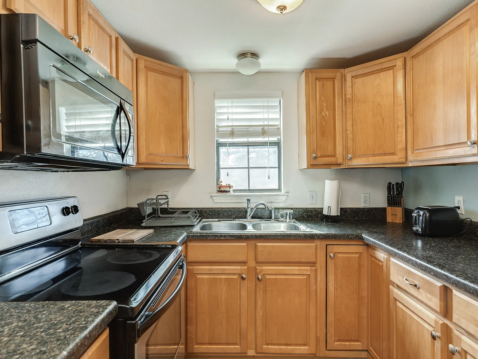 1 bed, 625 sqft, $1,200 — Photo 3
