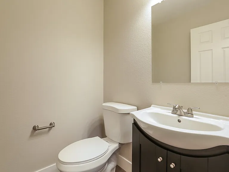 9205 Millikan Ave — Photo 16