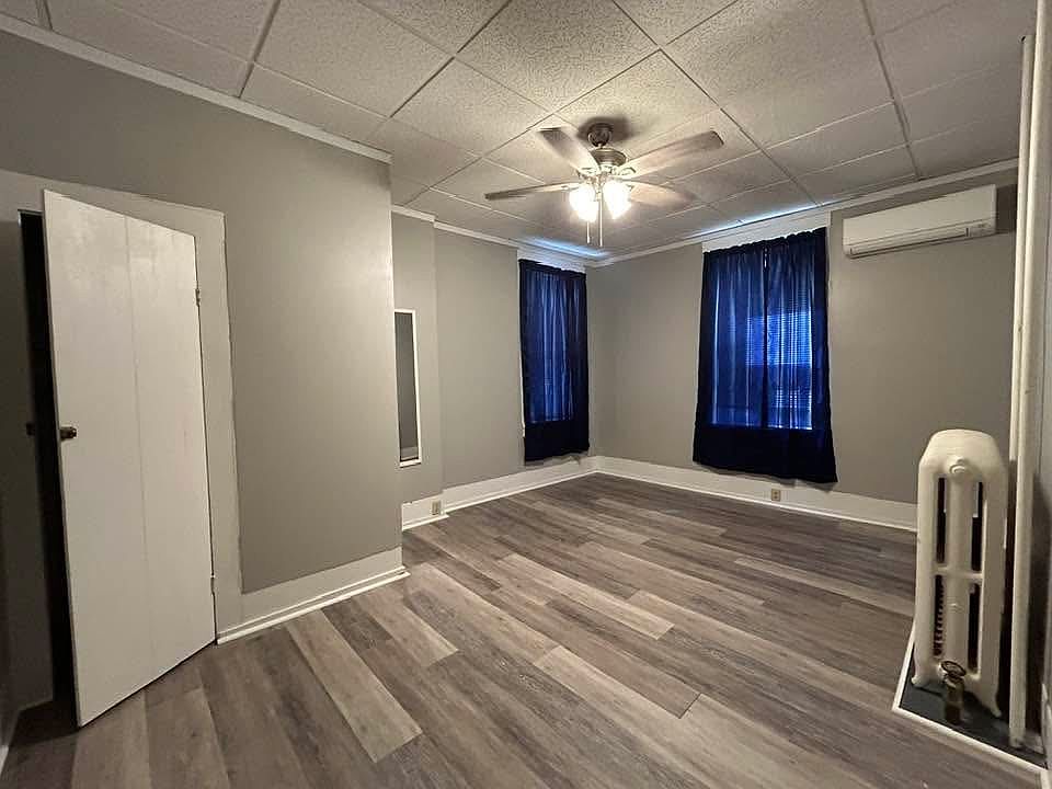1st image of 222 E Perry St #1
