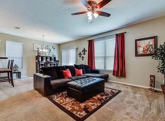4th image of 913 Oatmeal Dr