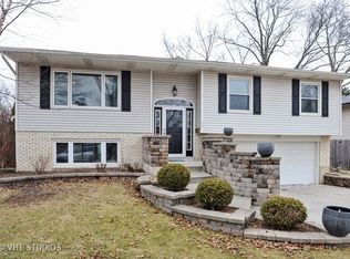 46 Golfview Ter, Buffalo Grove, IL 60089