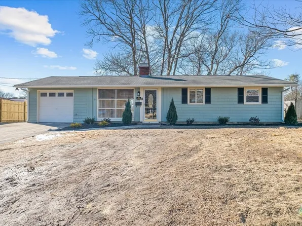 51 James St, Holbrook, MA 02343