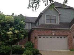 727 Kingsbrook Gln, Glen Ellyn, IL 60137