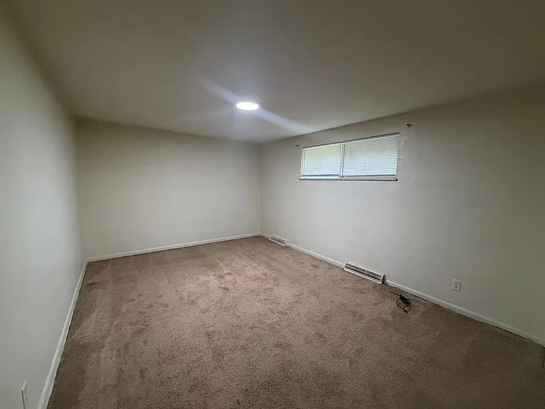 239 E Oak Cliff Court — Photo 4