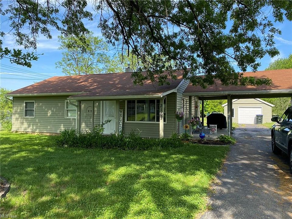 1st image of 2107 Pinewood Dr