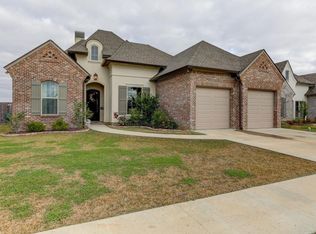 201 Coco Palm Ct, Youngsville, LA 70592