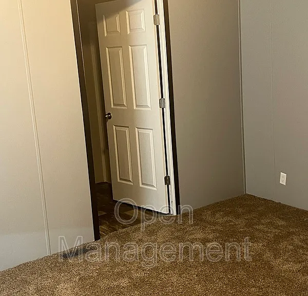 825 1st Ave E #60 — Photo 7