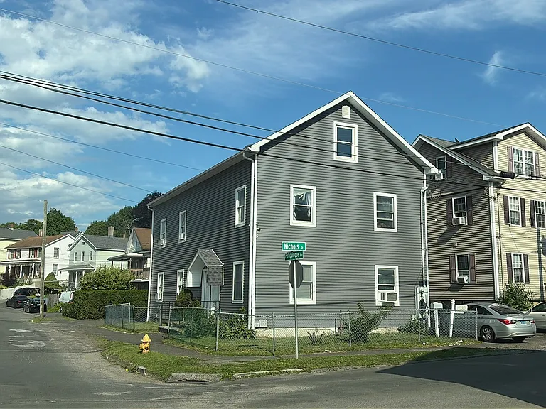 21 Nichols St #3 — Photo 8