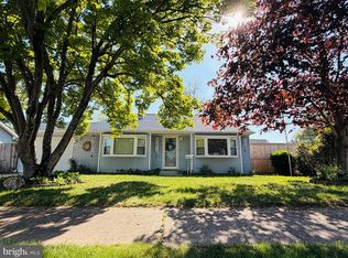 6 Lynch Farm Dr, Newark, DE 19713