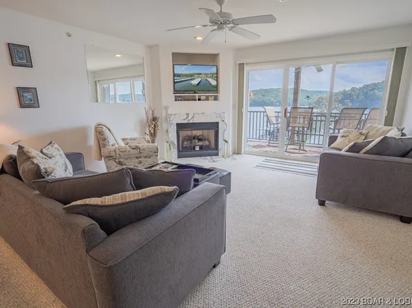 521 Park Place Dr Unit 2B, Kaiser, MO 65047
