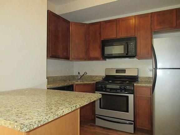 5th image of 1200 W Pratt Blvd APT 416