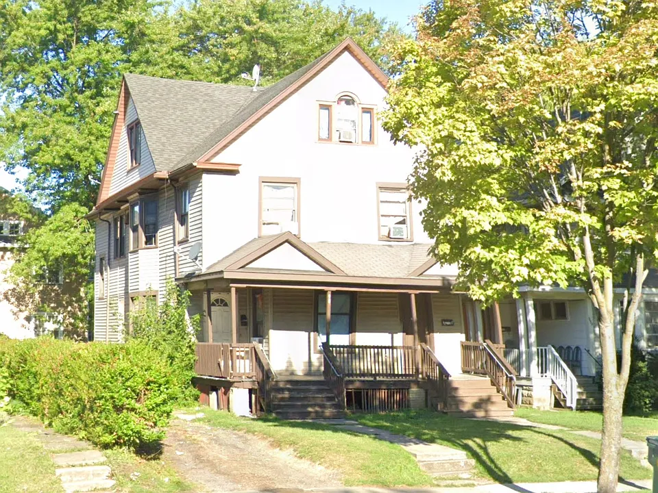 987-989 Dewey Ave #989