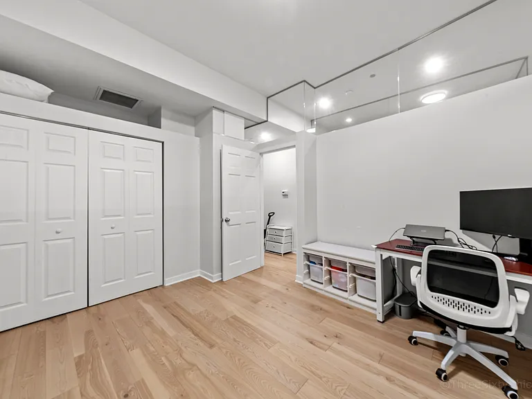208 W Washington St #912 — Photo 10