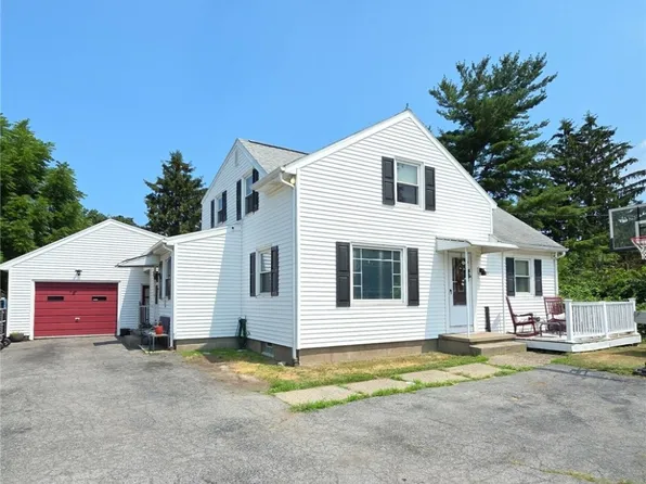 270 McCall Rd, Rochester, NY 14616