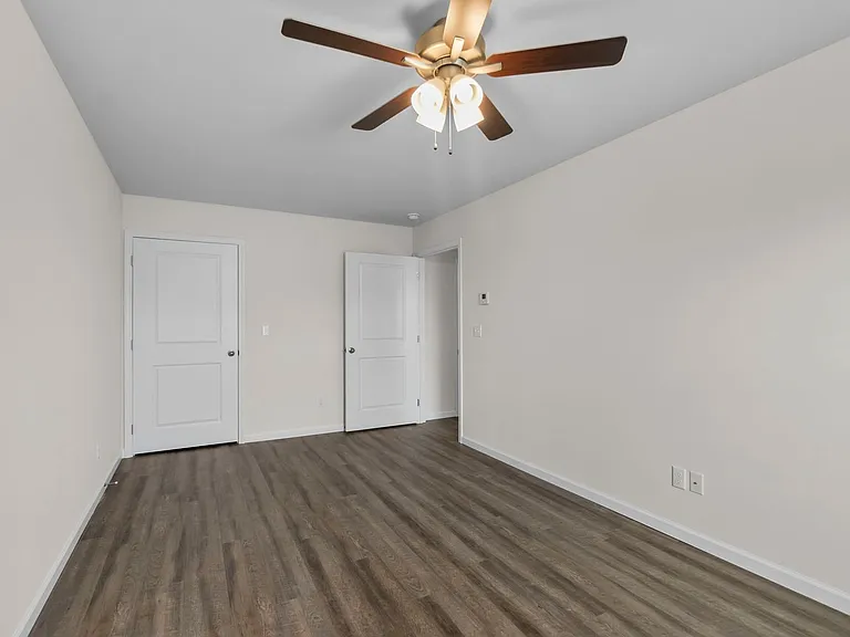225 Iylas Ln — Photo 10