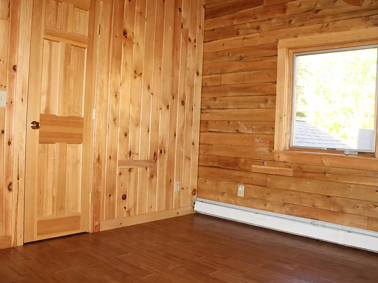Upstairs Bedroom 2