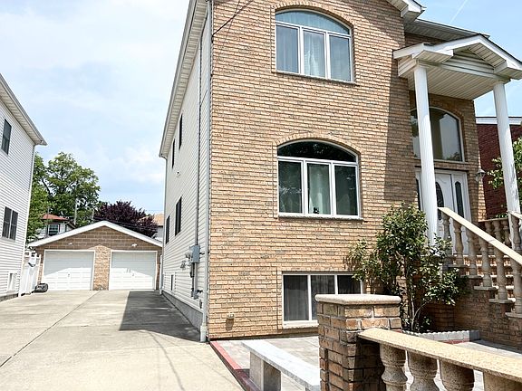 2nd image of 21 Steele Ave