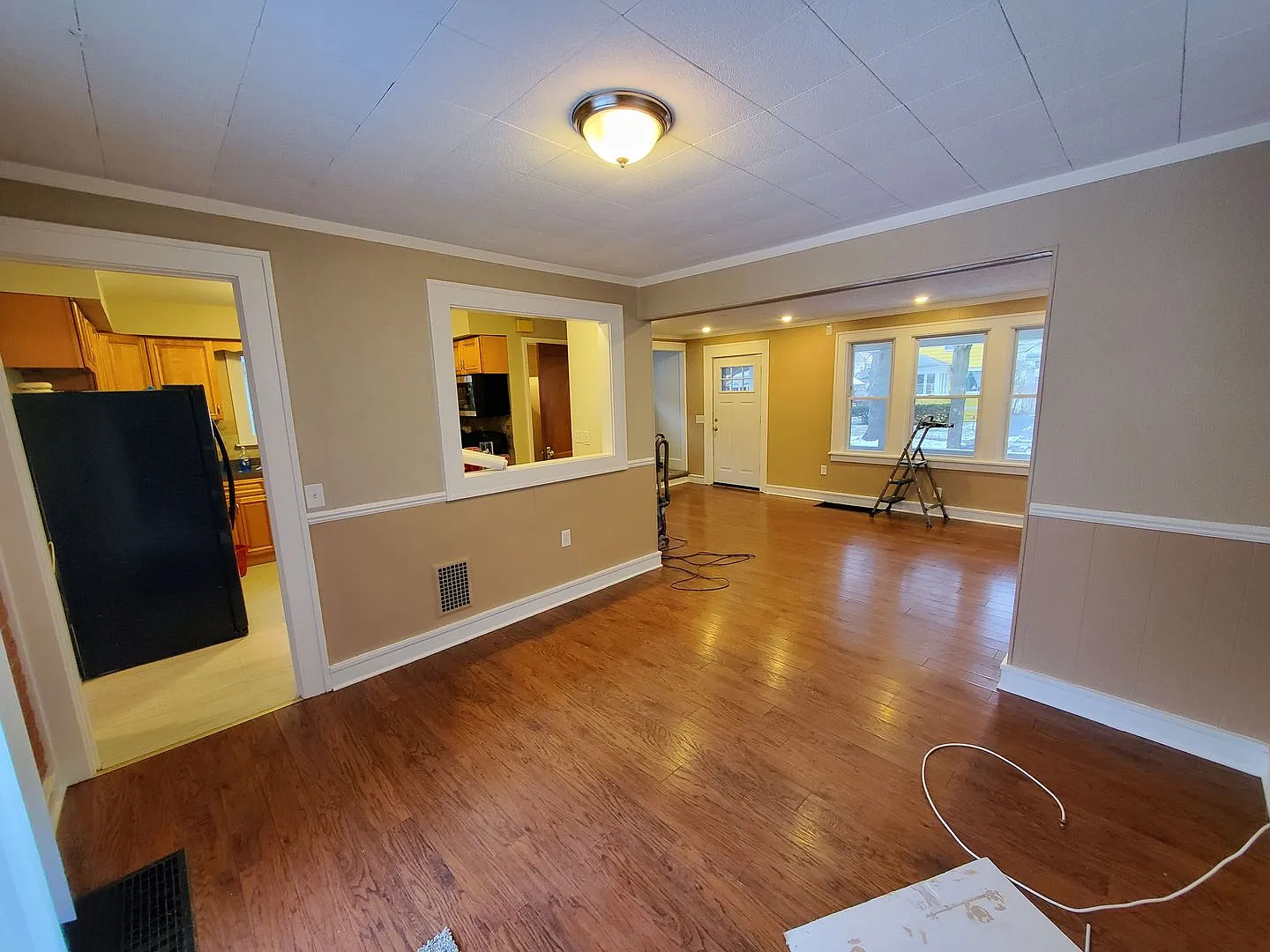 Available Soon Beautiful 3 Bedroom Single Family Rochester East Side — Photo 4
