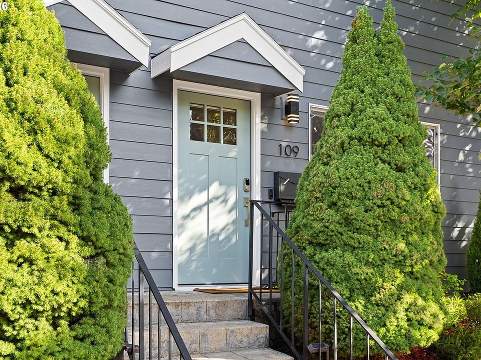 1st image of 109 NE Shaver St #2