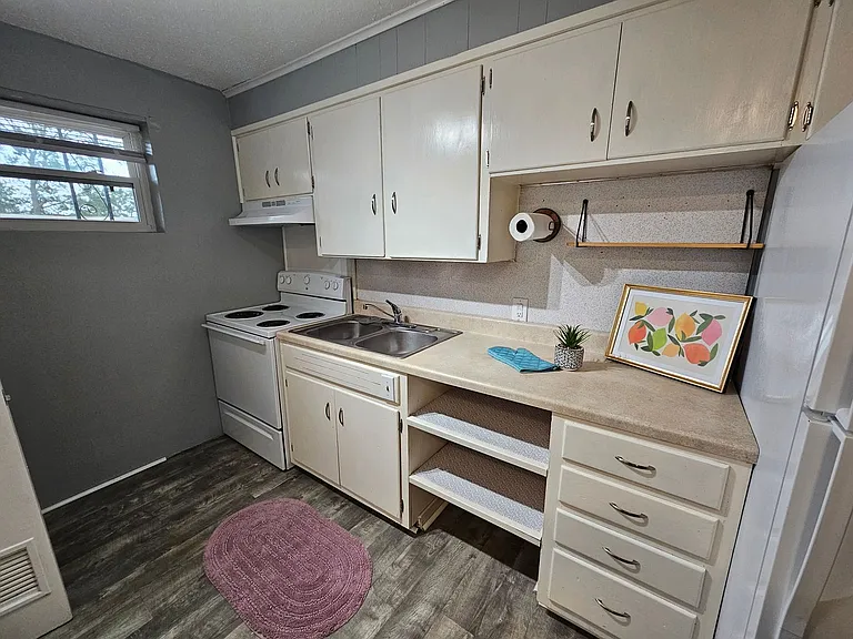 Patriot Apartments — Photo 28