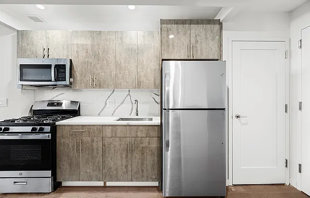 Rented by REAL New York | media 5