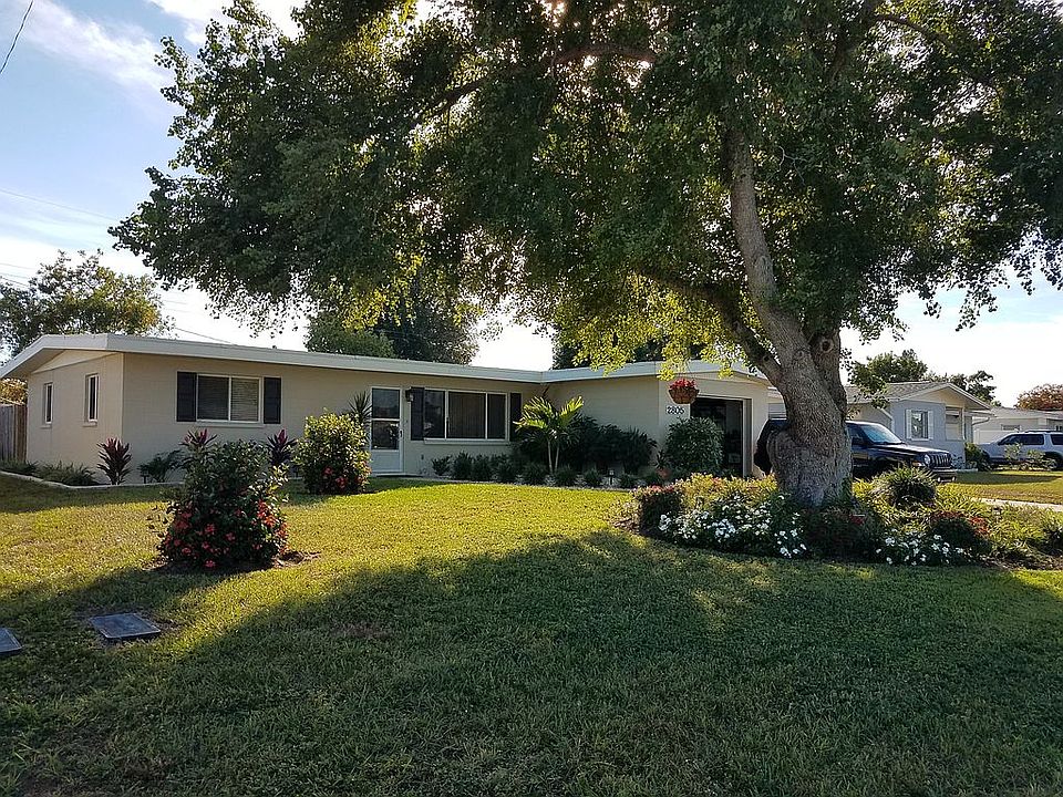 2nd image of 2805 23rd Ave W
