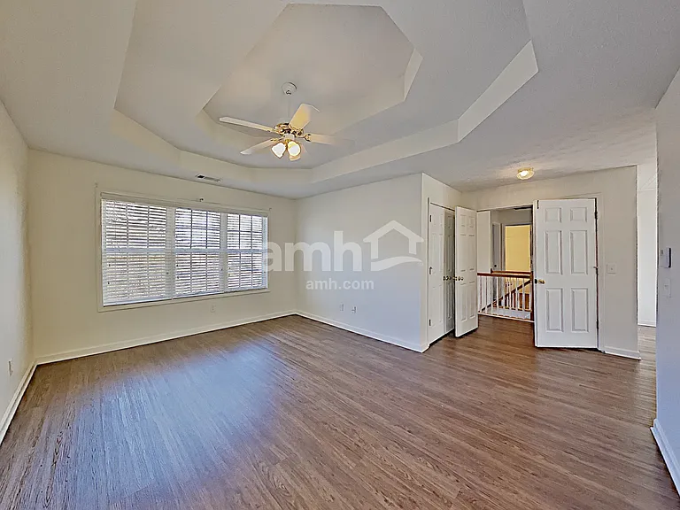 1045 Fieldstone Dr — Photo 14