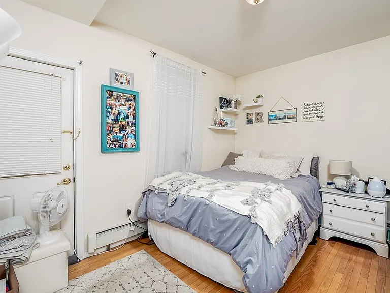 546 E 8th St #1 — Photo 8