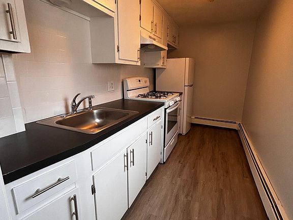 3rd image of 263 Bourne Ave #2R