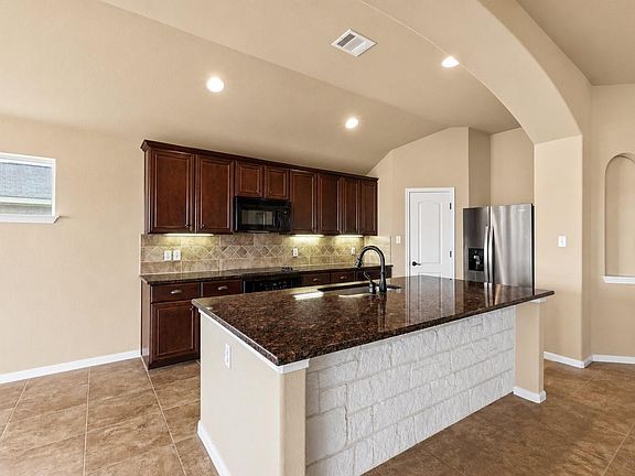 4th image of 1006 Blackman Ct