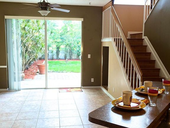 5th image of 1084 Fairfax Cir W