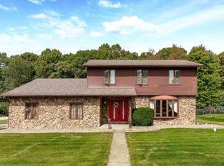 21913 Shady Hollow Ln, South Bend, IN