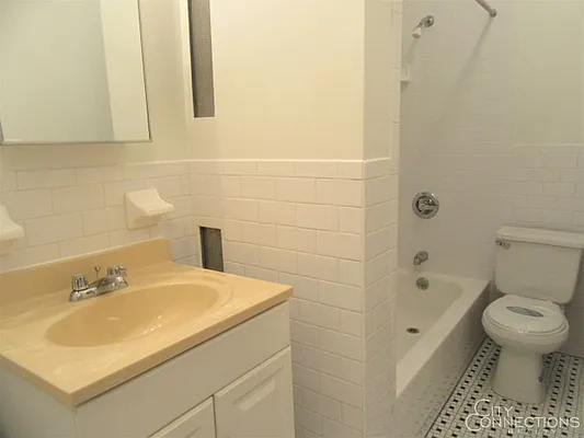 Rented by City Connections Realty | media 17