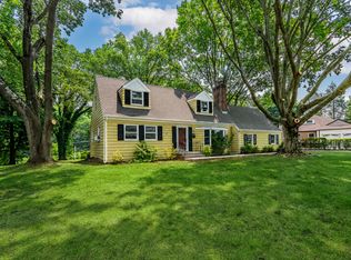 65 Beechwood Dr, Glen Head, NY 11545